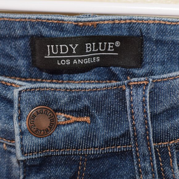 Judy Blue Boyfriend Fit Cropped Straight Leg Lightwash Denim Jeans Casual - 9/29 - Picture 4 of 8